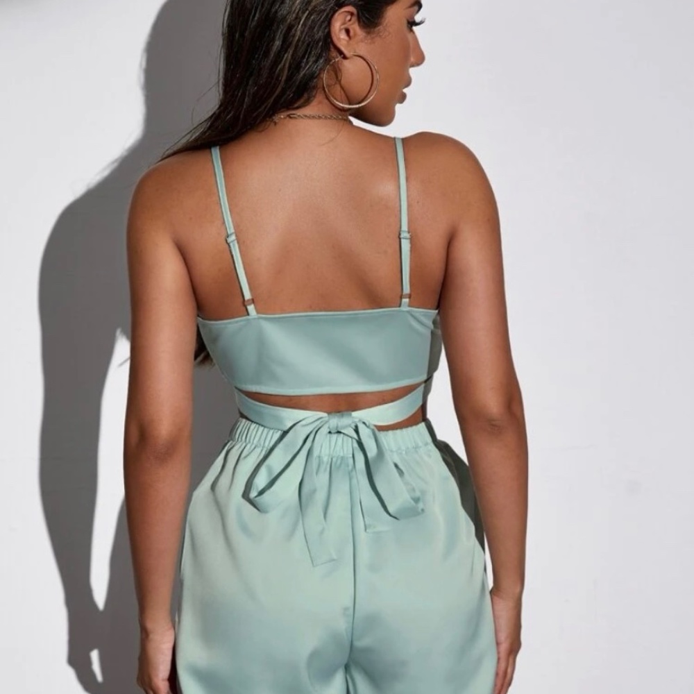 Two piece set - Picture 2 of 5